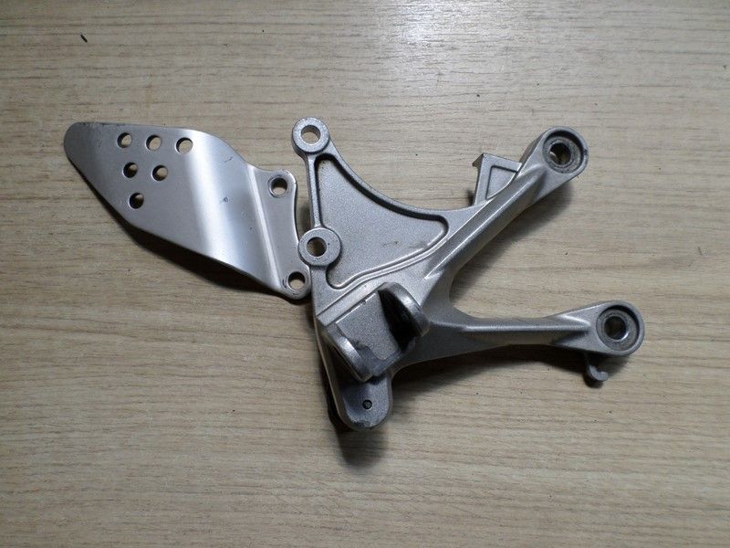 Platine avant droite Kawasaki ZX6R 636 ZX636CCA 2005/2006