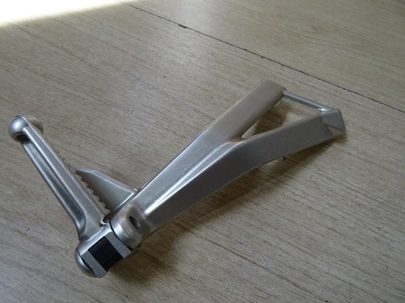 Platine et repose pied passager droite Ducati Superbike 848 1098 2008/2012