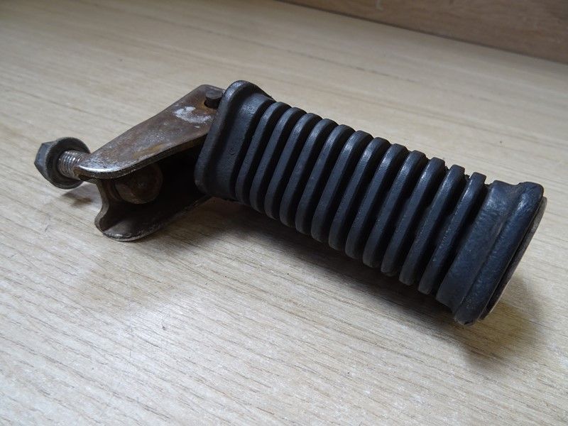 Repose pied arrière droit Suzuki GS 650 E 1981/1983