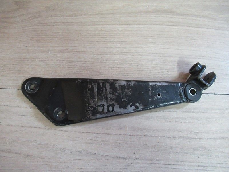 Platine repose-pied arrière gauche Suzuki RG 500 1985-1987