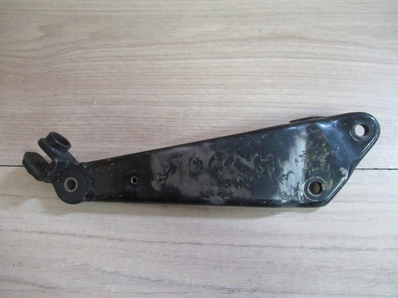 Platine repose-pied arrière droit Suzuki RG 500 1985-1987