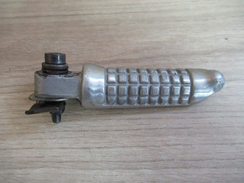 Repose-pied arrière droit Suzuki RG 500 1985-1987