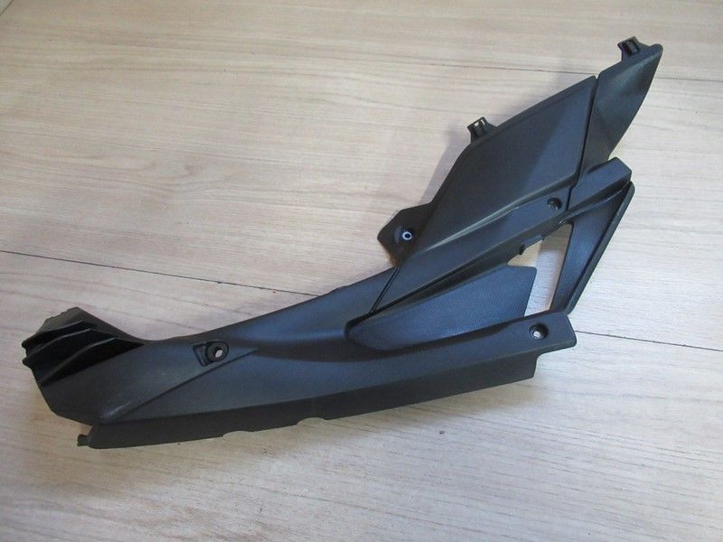 Cache latéral droit Aprilia rs 125 2006/2010