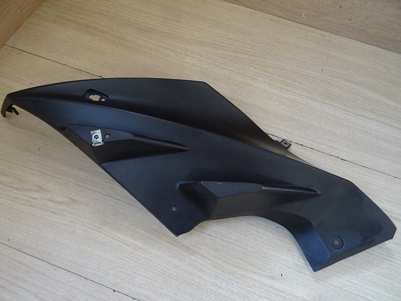 Carénage supérieur avant gauche Yamaha 125 YZF-R 2008/2018 (5D7-F835G)