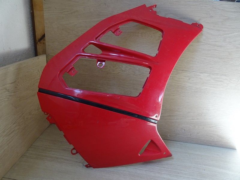 Flanc de carénage droit Suzuki RF600R type GN76D 1993/1996