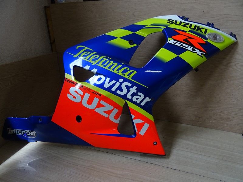 Flanc de carénage droit Movistar Suzuki 600 GSXR type JS1BG 2000/2003 (94471-35F)