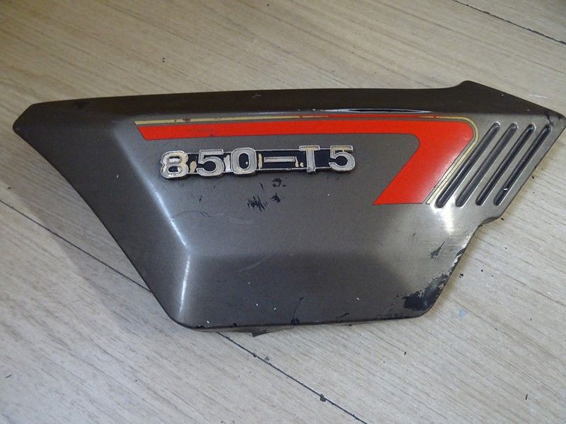 Cache latéral droit Moto guzzi 850 T5 / 1000 Gt / 1000 SP2