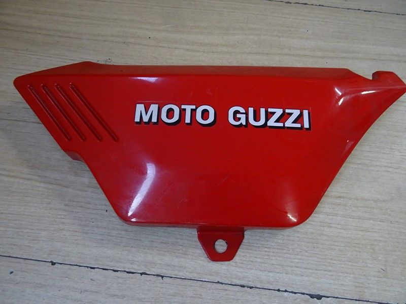 Cache latéral gauche Moto guzzi 850 T5 / 1000 Gt / 1000 SP2