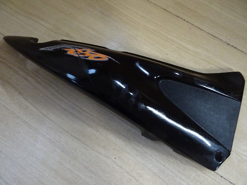 Carénage arrière droit BMW F650 -/ST Funduro type E169 1996/1999