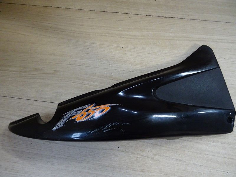 Carénage arrière droit BMW F650 -/ST Funduro type E169 1996/1999