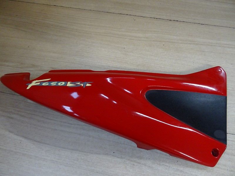 Carénage arrière droit BMW F650 -/ST Funduro type E169 1996/1999