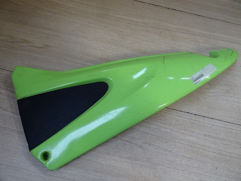 Carénage arrière gauche BMW F650 -/ST Funduro type E169 1996/1999