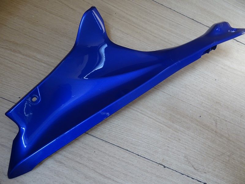 Garniture de flanc de carénage droit Yamaha 700 R7 YZF 2024