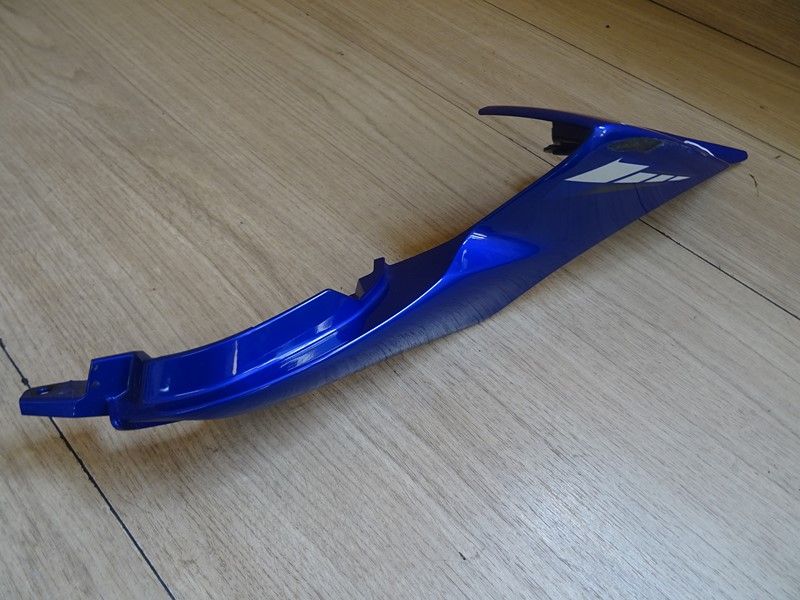 Carénage arrière gauche Yamaha 700 R7 YZF 2024