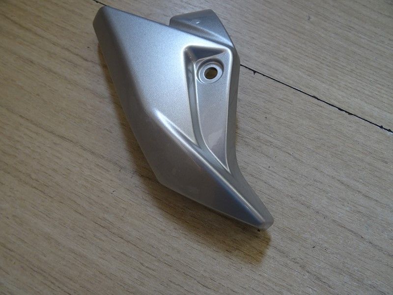 Carénage d'optique droit  Suzuki 600 GSR 2006/2010 (51814-44G0)