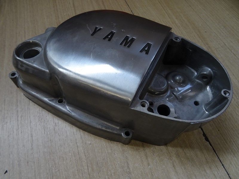 Couvercle  d'embrayage  Yamaha 125 DT 1973 1987
