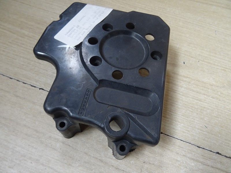 Carter de sortie de boite Kawasaki 400 ZXR type ZX400L 1991/1993
