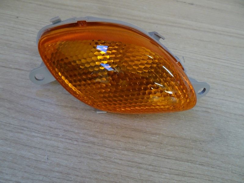 Clignotant avant gauche Suzuki GSX 1300 R Hayabusa 1999/2007 (35602-24F00-000)