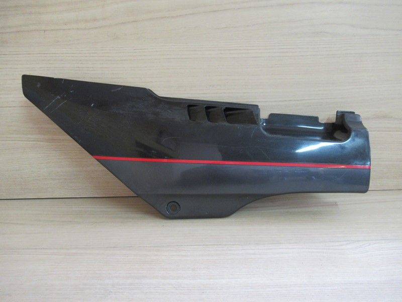 Cache latéral arrière gauche Kawasaki GPZ1000 RX 1986-1988 (36001-1293)
