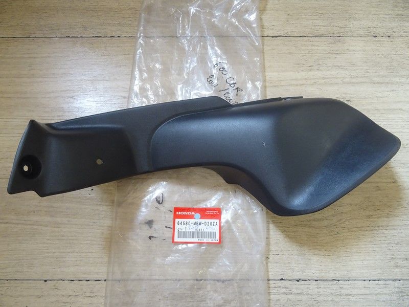 Couvercle convoyeur d'air Honda 600 CBR FS/FI type PC35 2001/2002 (64580-MBW-D20ZA)