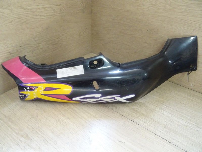 Coque arrière droite Suzuki 750 GSXR type GR7BD 1992/1995 (47111-17E)