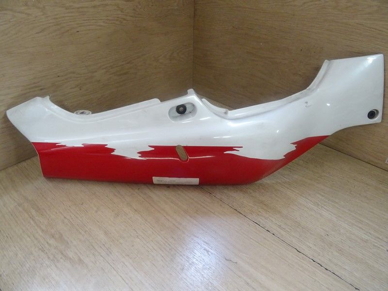 Coque arrière droite Suzuki 750 GSXR type GR7BD 1992/1995 (47111-17E)