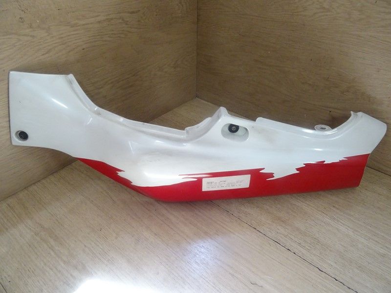 Coque arrière gauche Suzuki 750 GSXR type GR7BD 1992/1995 (47211-17E)