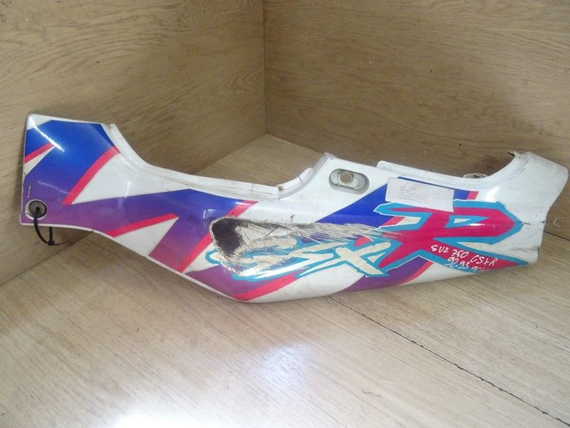 Coque arrière gauche Suzuki 750 GSXR type GR7BD 1992/1995 (47211-17E)