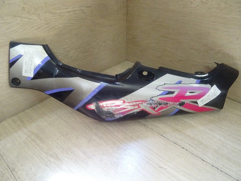 Coque arrière gauche Suzuki 750 GSXR type GR7BD 1992/1995 (47211-17E)