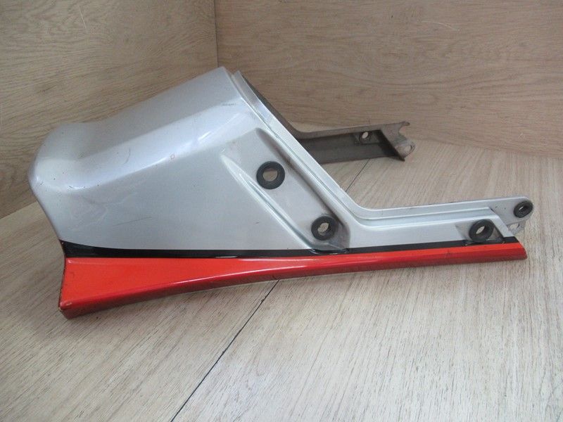 Coque arrière Suzuki GSX 550 (GN71D) 1984-1985