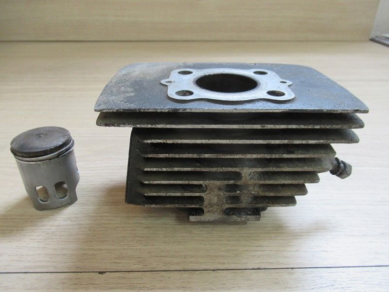 Cylindre gauche Yamaha RDX125 1E7 1976-1980