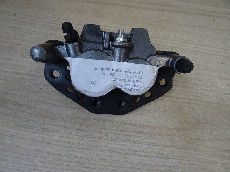 Etrier de frein avant gauche roue à batons Kawasaki 
750 ZEPHYR type ZR750C 1991/1994