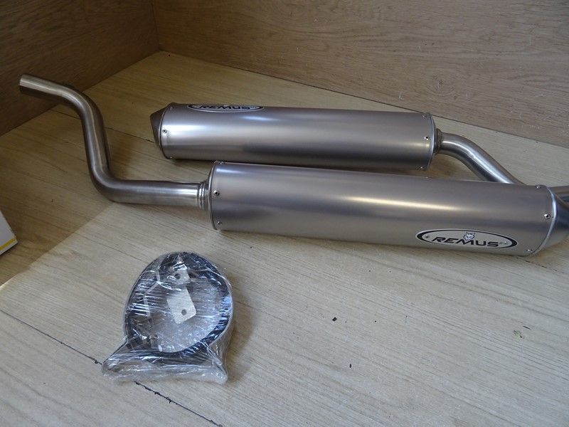 Silencieux homologués REMUS FreeRide Titane gauche et droit KTM LC4 620/625/640 SUPERMOTO (9802654503L / 9802654503R)