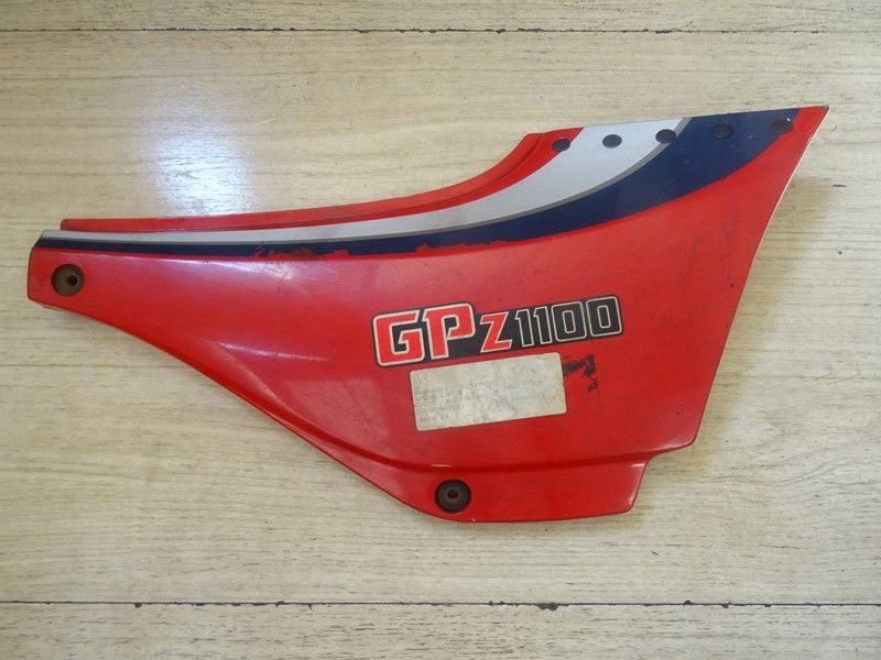 Cache latéral droit Kawasaki 1100 GPZX type ZXT10A 1983/1985 (36001-1205)
