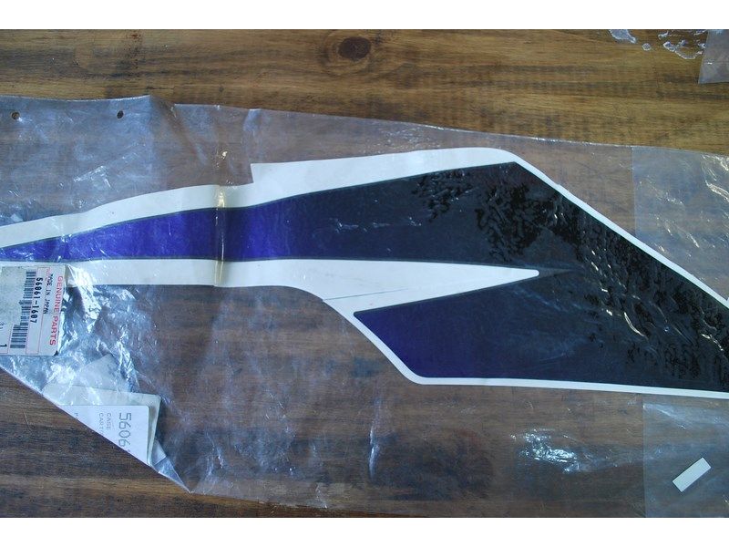 Sticker coque arrière gauche Kawasaki Ninja ZX-6R 1995-97 (56061-1607)