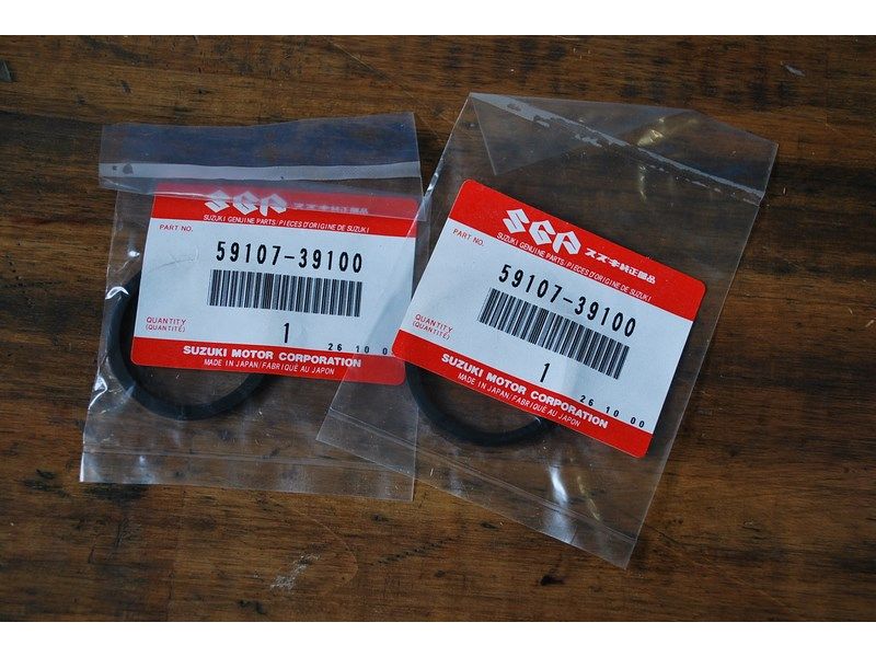 Lot de 2 joints d'étrier avant Suzuki 250 RGV, DR800, 400 Bandit, VX800, RG 125, GN 125, 500 GSE (59107-39100)