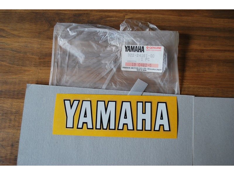 Emblème de réservoir Yamaha RD250, RD350, TX750, TX650 1973-75 (322-24161-00)
