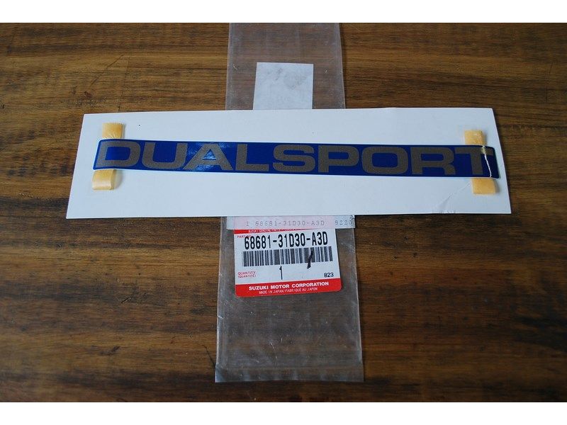 Emblème Dual Sport carénage avant Suzuki DR 800 1991-93 (SR43A) 68681-31D30-A3D