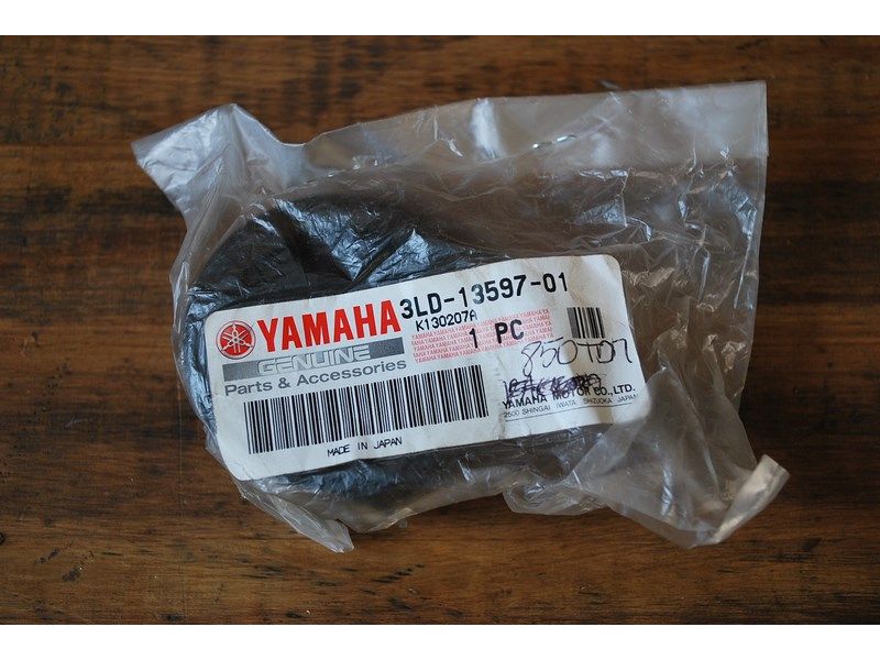 Pipe d'admission Yamaha 850 TDM 1998-1999 (3LD-143597-01)