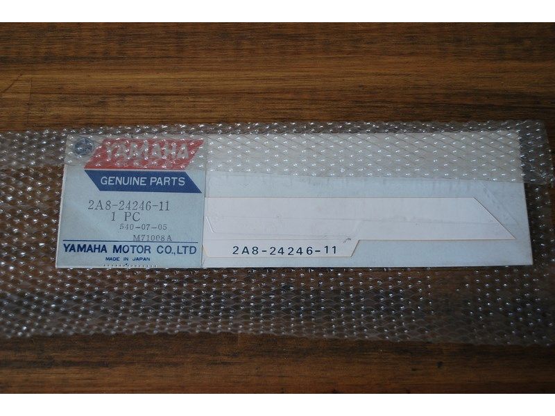 Sticker cache latéral Yamaha 125 DTMX (2A8-24246-11)