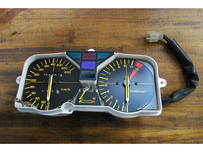 Tableau de bord Honda VF 500 F2 (PC12) 1984/1987 (34466 km)