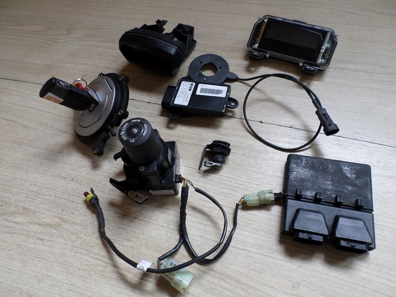 Jeu de serrures complet avec ECU DUCATI 1200 DIAVEL 2011/2014 type G100AA