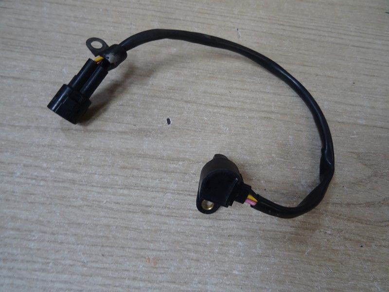 Capteur vitesse sur carter de sortie de boite Kawasaki 
ZX9R type ZX900E 2000/2001