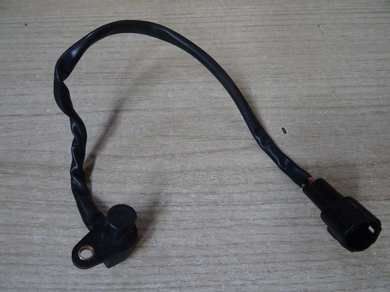 Capteur vitesse sur carter de sortie de boite Kawasaki 
ZX9R type ZX900E 2000/2001
