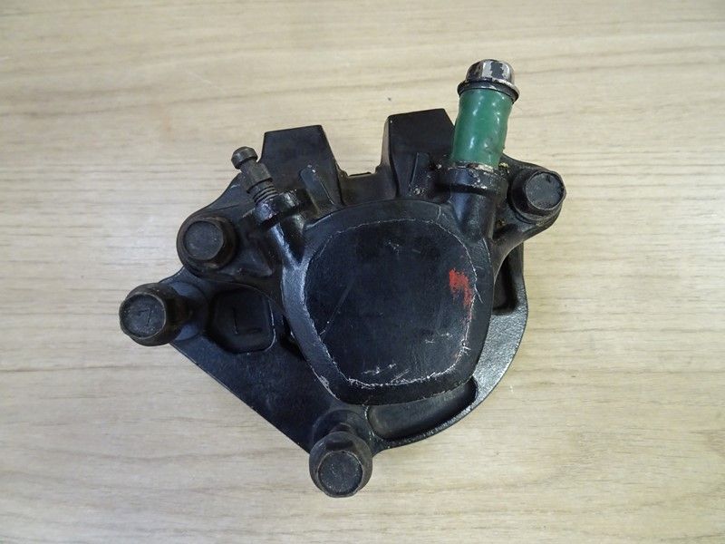 Etrier de frein avant gauche Suzuki GSX 400 type GS40X 1980/1983