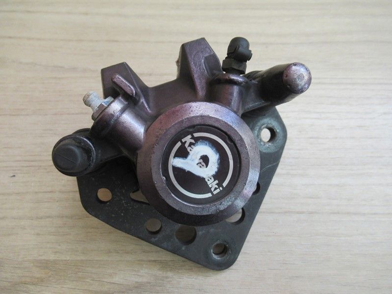 Étrier de frein avant droit Kawasaki GPZx 750/Turbo/1100 1983-1985