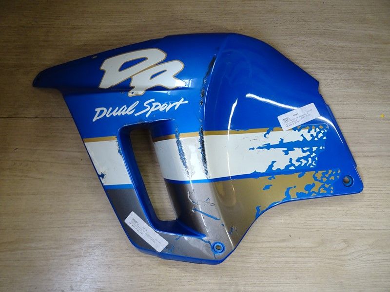 Flanc de réservoir gauche Suzuki DR 800 S 1991/1995 (94441-31D00)