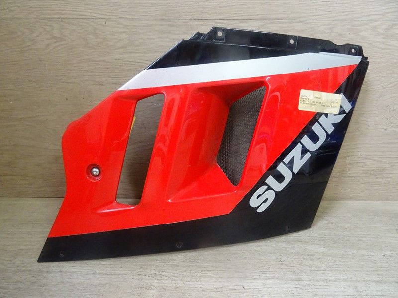 Flanc droit Suzuki 1100 GSXR type GV73D 1989/1990 (94431-40C0)