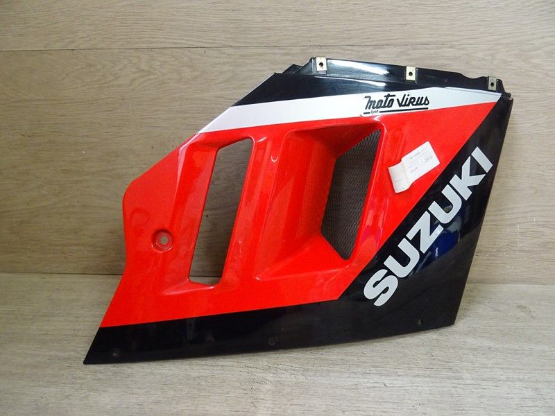 Flanc droit Suzuki 1100 GSXR type GV73D 1989/1990 (94431-40C0)