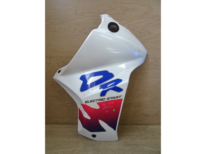 Flanc droit Suzuki 650 DR type SP41A 1990/1991 (12D-R)